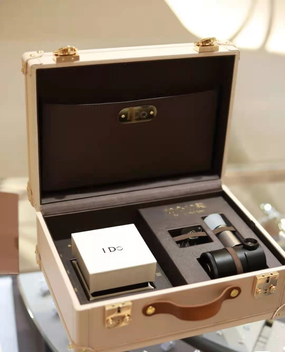 金戒指一般多少克合适男士,男生戴两千多的金戒指