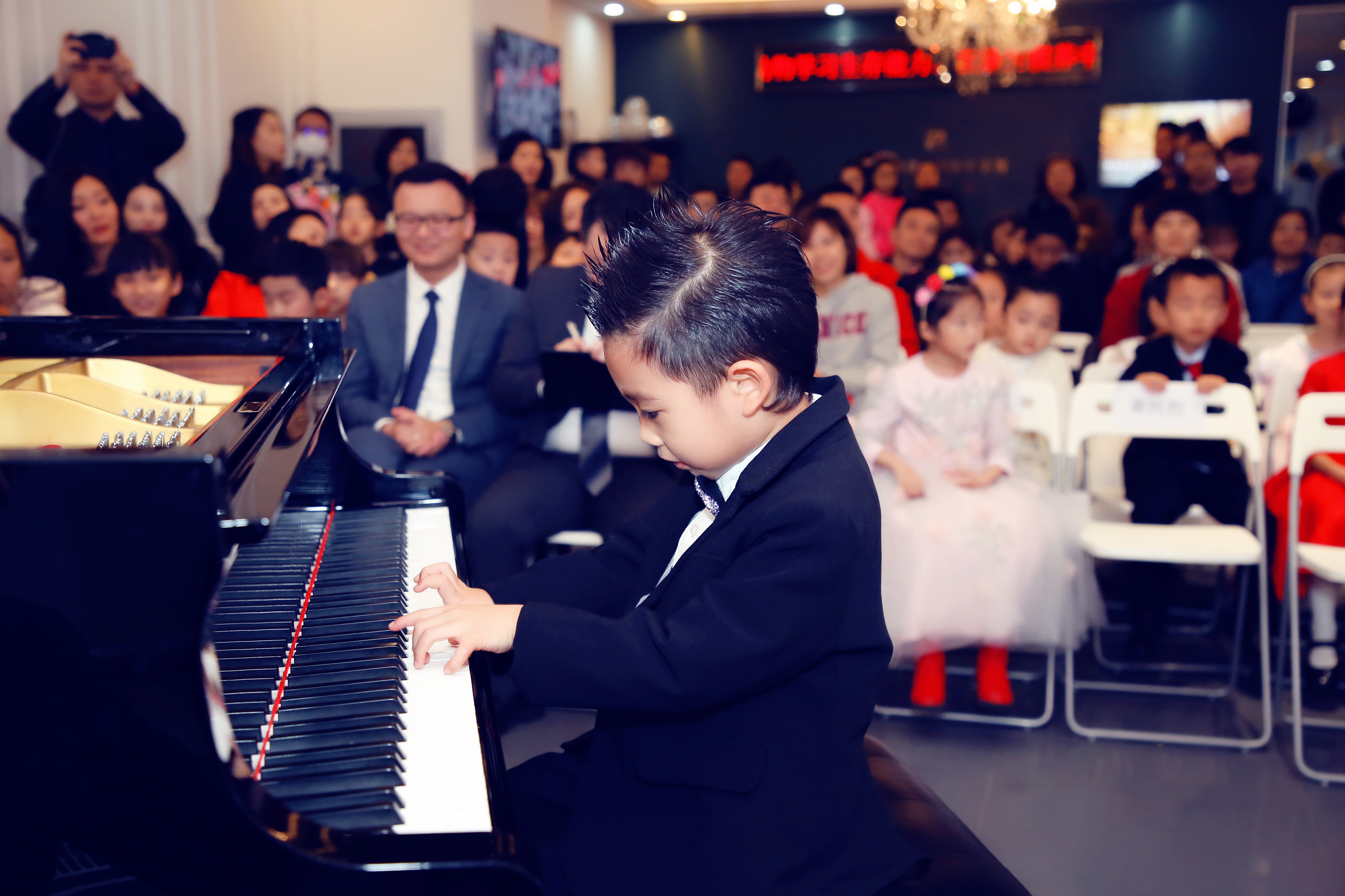 涓浗榄旀寚绮剧伒2019,涓浗榄旀寚绮剧伒椋庨噰鎺犲奖