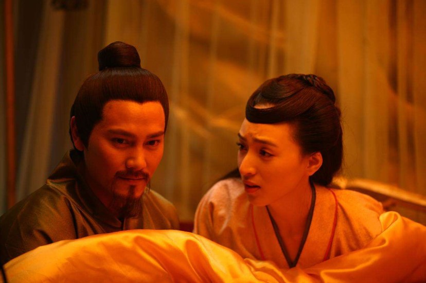 他本是一个民间医师，因治宋高宗隐疾成为*官高**，秦桧都要巴结他