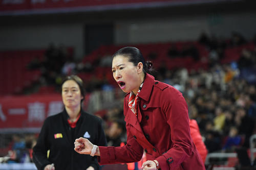 八一女篮教练展淑萍新闻发布会,新疆女篮展淑萍现在干什么