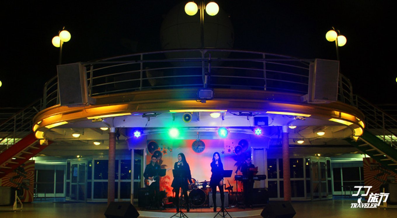 波澜不惊可以形容水面吗,描述海上邮轮的感觉