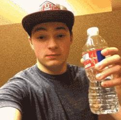 搞笑gif嫂子包饺子,搞笑gif姑娘你这次真的是玩过头了