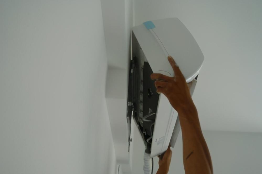 tcl空调制热外机漏水是怎么回事,美的空调制热室外机漏水怎么解决