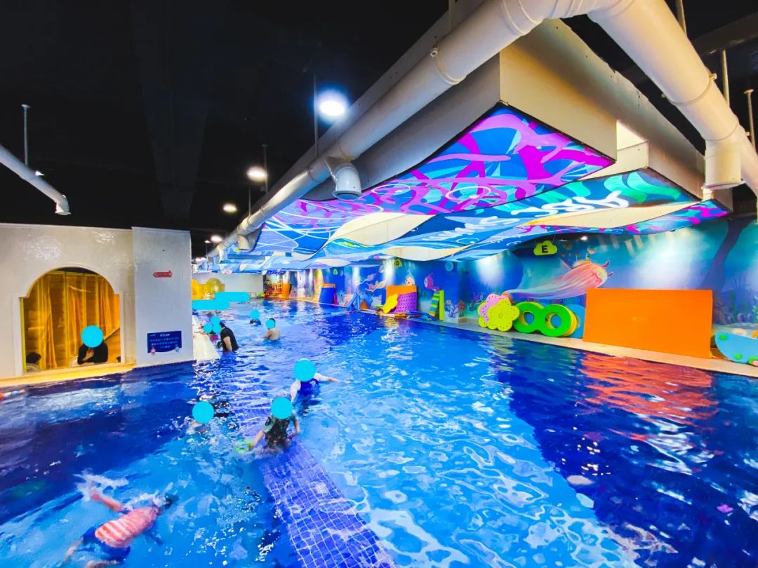 适合大孩子玩的亲子游泳,这家亲子游泳馆真的适合遛娃