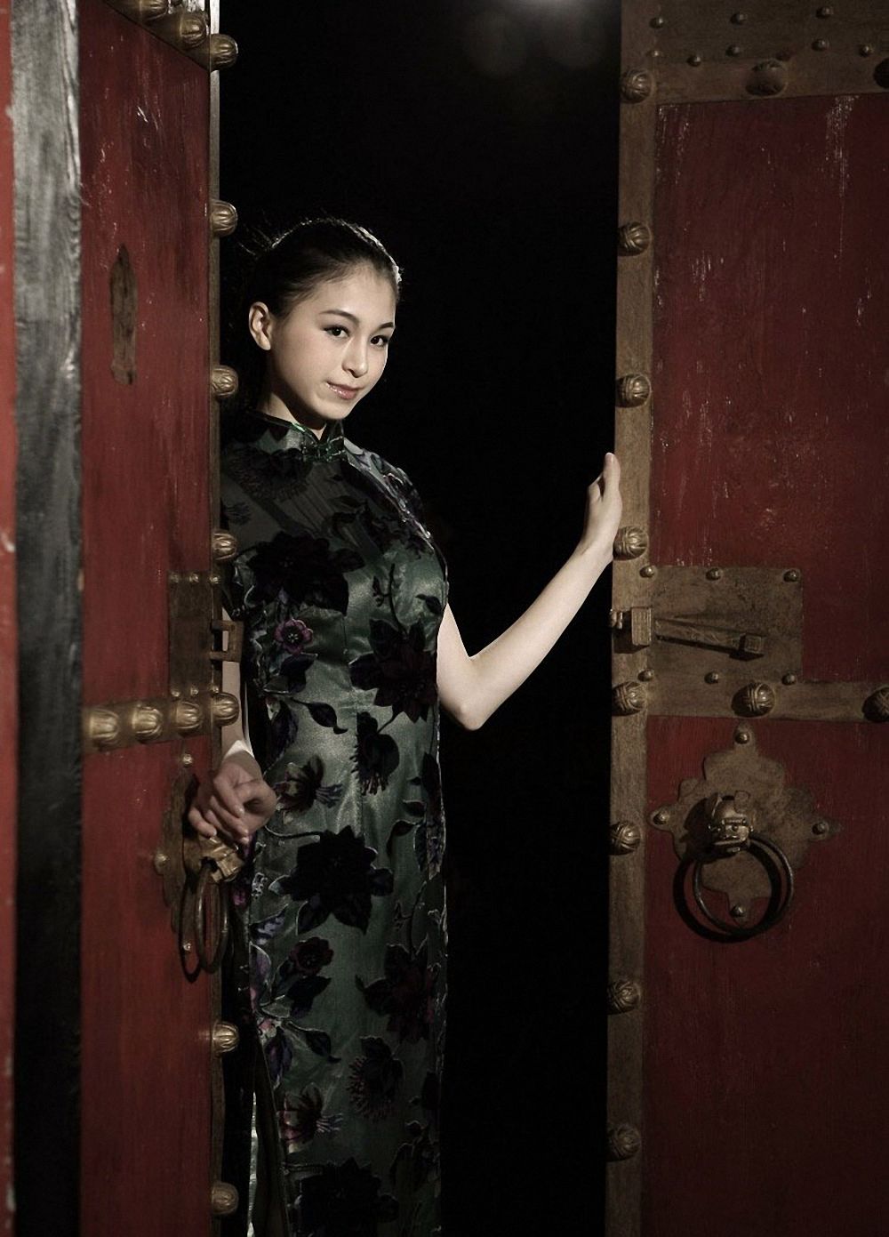 衣柜必备的100种裙子,你衣柜不可缺的小黑裙