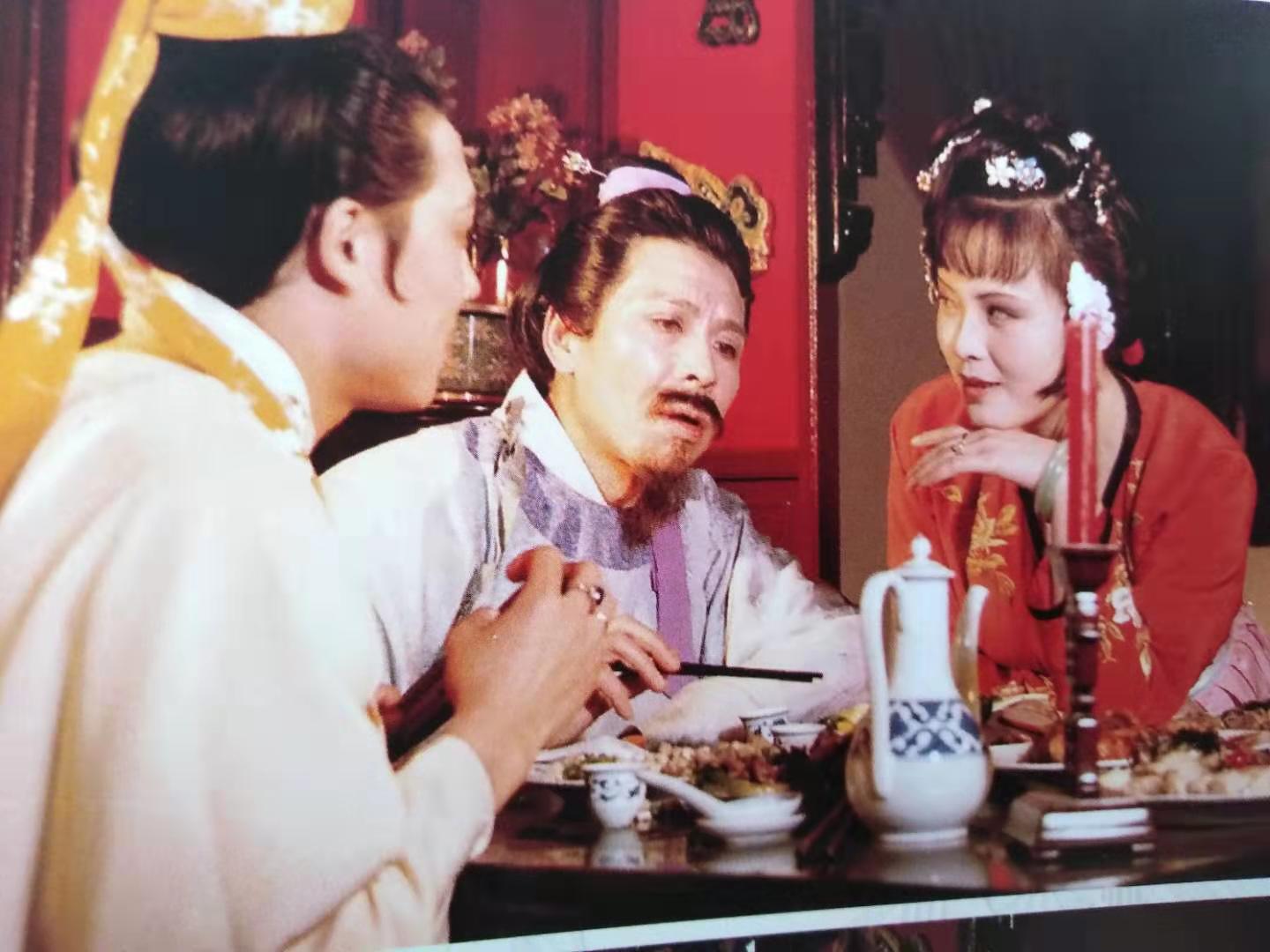 尤三姐骂贾珍贾琏哪一集,尤三姐和贾琏是怎么回事