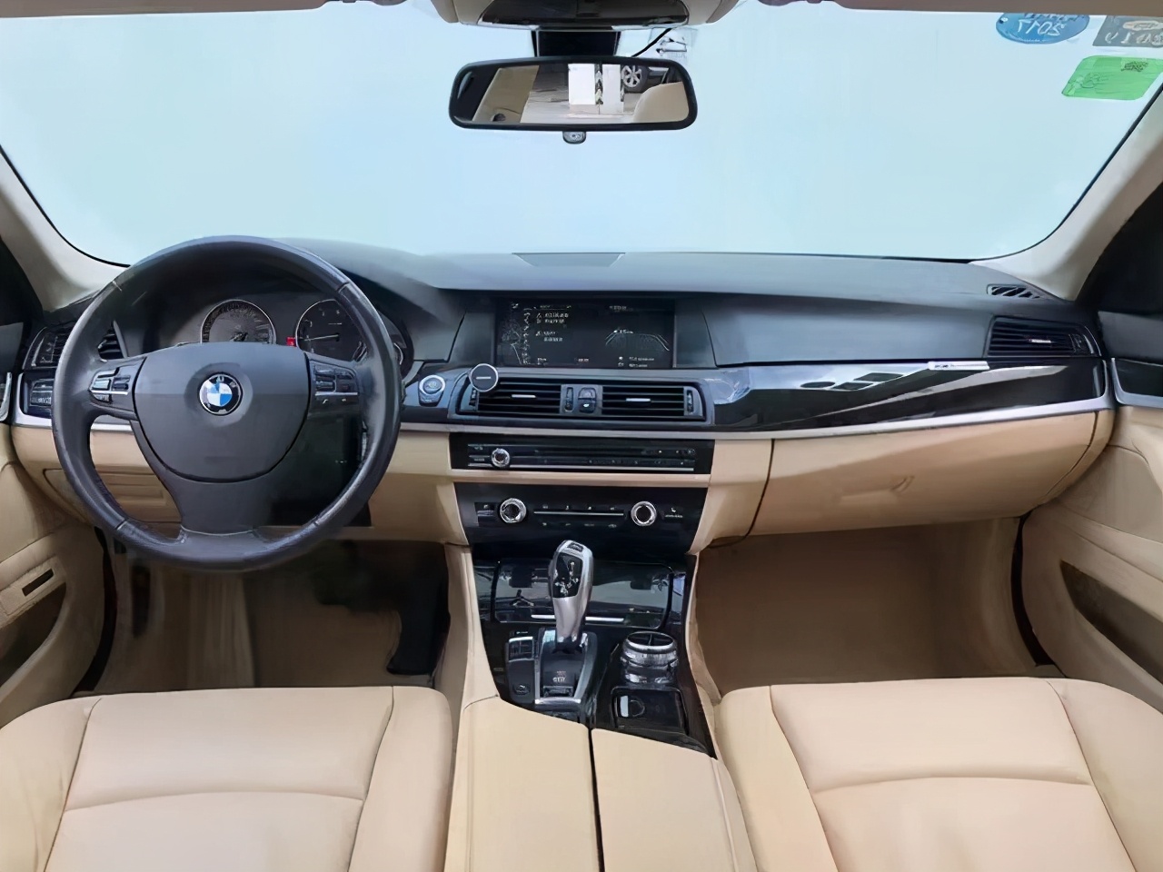 2010年宝马5系520li二手车,2018款宝马5系二手车值得买吗