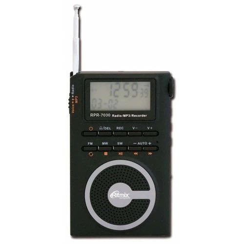 一群俄罗斯业余无线电爱好者在论坛里讨论德生等品牌新品收音机