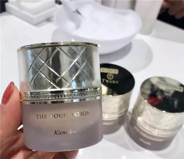 夏季哪种粉底霜持妆不卡粉,夏季粉底持久