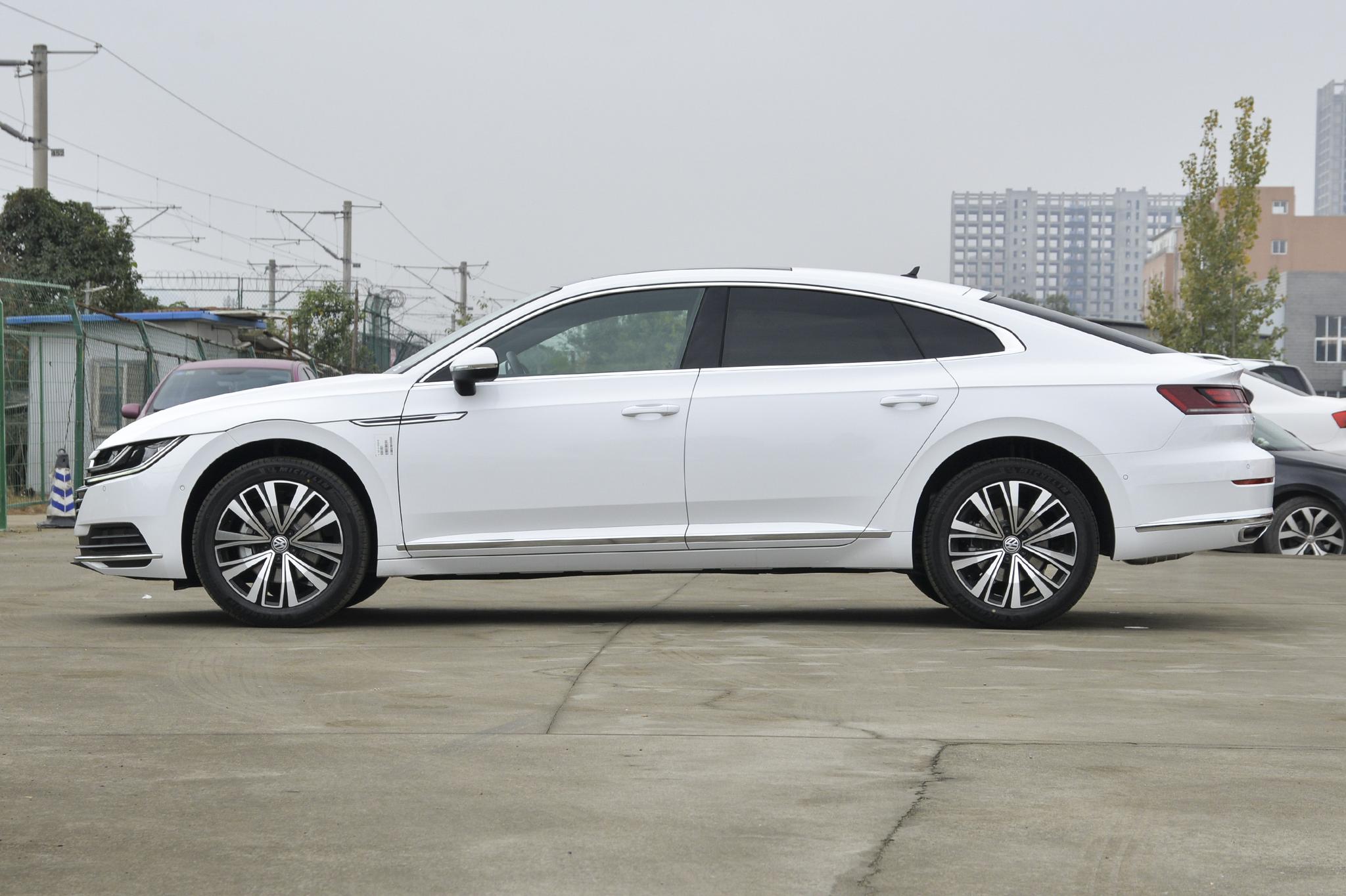 大众cc炫酷内饰图片,大众cc外观详细介绍