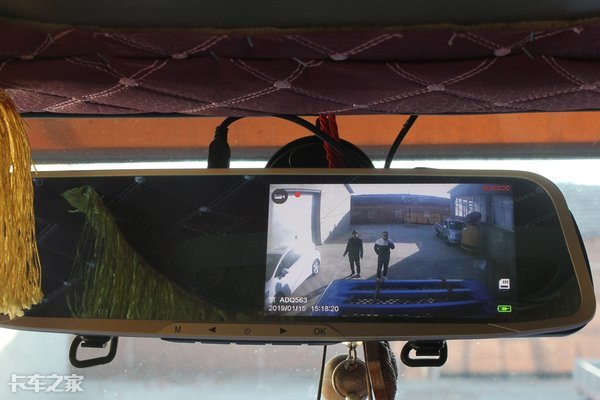 逆变器220伏300瓦变800瓦大货车专用,大功率液晶货车车载逆变器