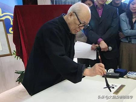 毛毡在书法中的用途详细点,书法毛毡是用来干嘛的啊