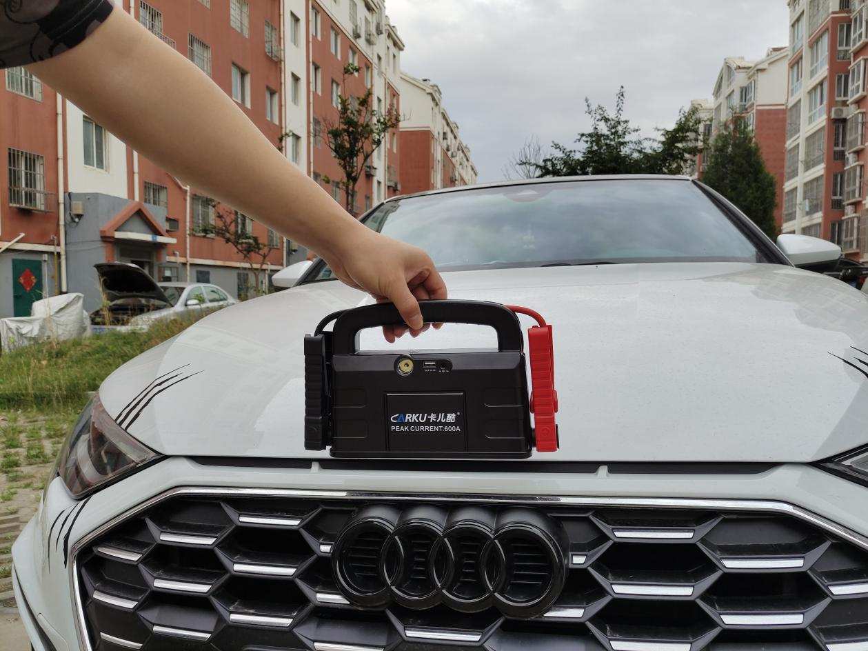 卡儿酷汽车应急启动电源怎样使用,卡儿酷汽车启动电源使用详细操作