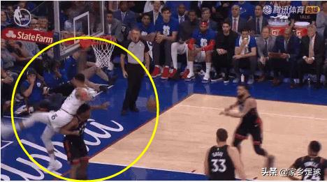 勒布朗詹姆斯冲突瞬间,詹皇肘击后道歉