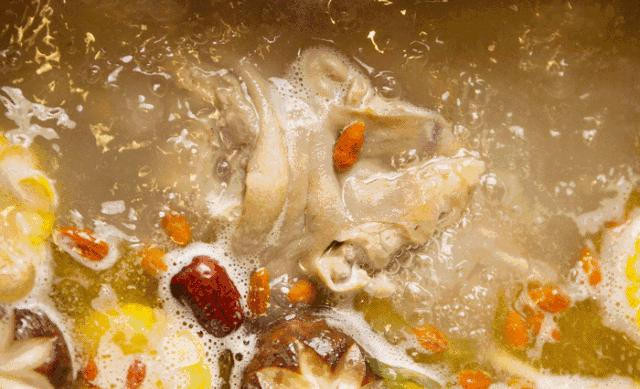 誉满川蜀！69元抢原价224元【吴铭火锅】2-4人精致套餐！