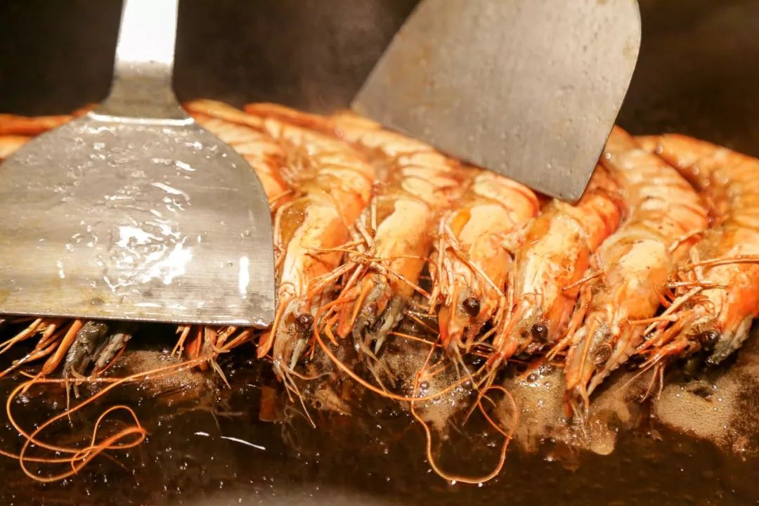 吃海鲜龙虾帝王蟹自助,海胆海鳌虾自助