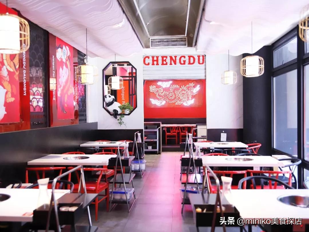 排队两个小时才吃上火锅,排队两小时也要吃到的烤鱼