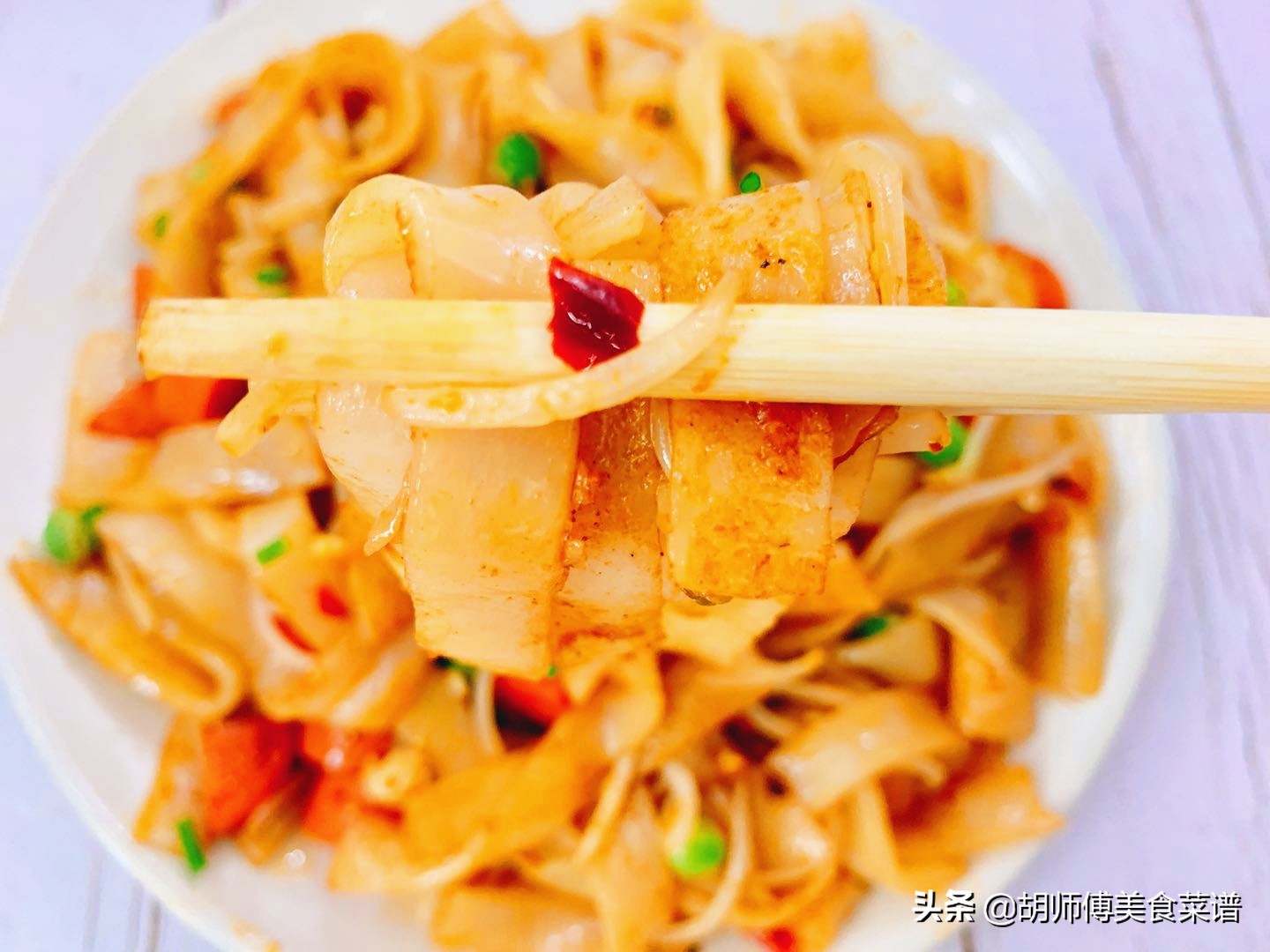 炒粉出锅前放什么油,炒粉要不要热油下锅