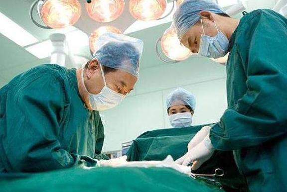 孩子耳朵里长了肉球,耳朵旁边有个小肉球几岁可以切除