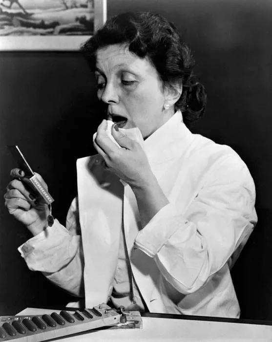 假如只能拥有一件化妆品,如果只能拥有一支口红选什么颜色