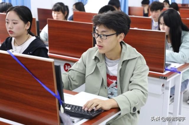 本科毕业就业月薪3万的六大专业,让985毕业生后悔的四大专业