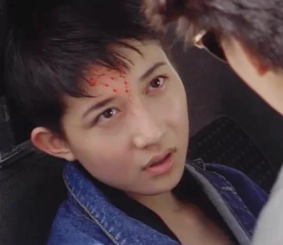 成龙对小龙女事件有回应吗 (小龙女事件对成龙的影响)