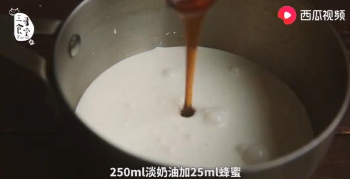 如何制作火山熔岩巧克力懒人版,自做熔岩巧克力