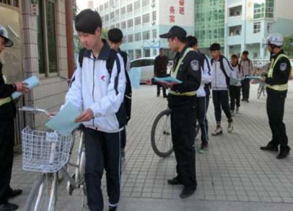 初中生身高多少才算合格,初中生年龄身高标准表