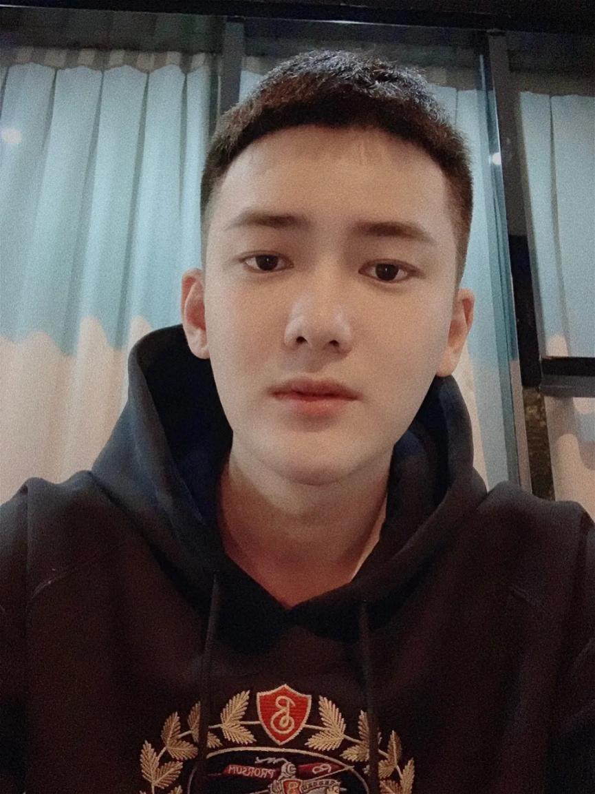 栗子头发型男2020流行发型教程,栗子头发型最流行