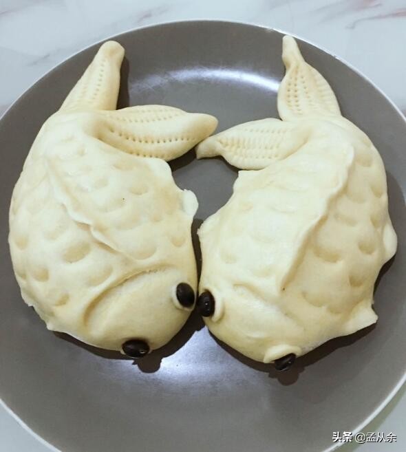 每年六月份姥姥都会给我家女儿送羊，面粉做出来的，好看又劲道