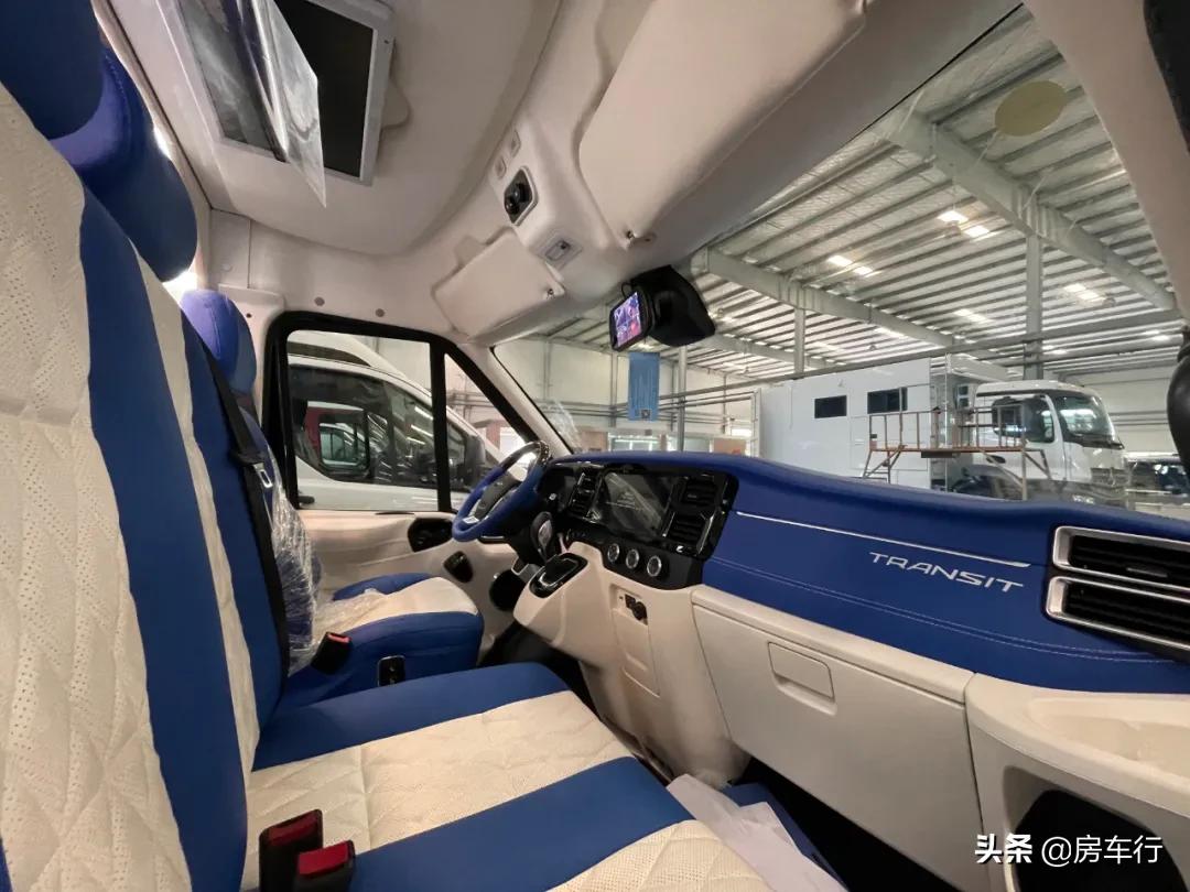 房车忽然电全没了,新能源洲际漫步者房车