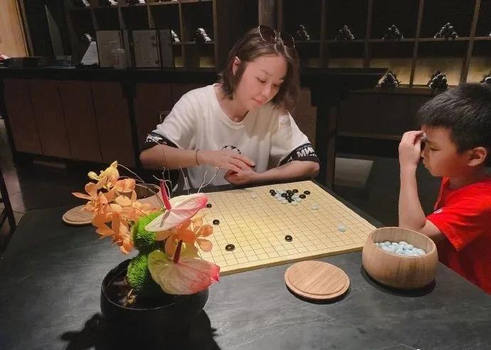 榕榕演员,榕榕爱情公寓