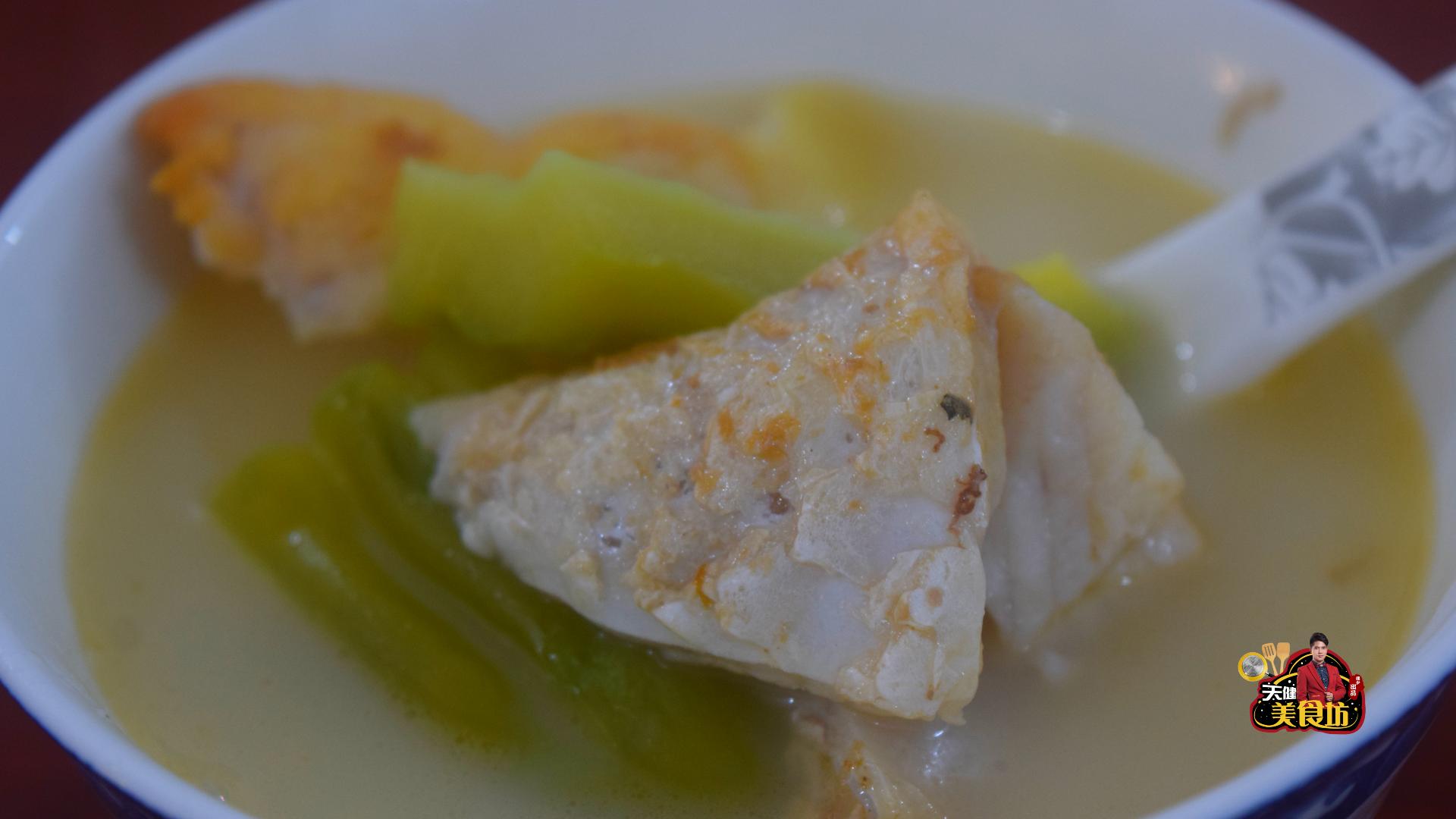 鱼汤这样做最好喝，鲜甜美味，做法简单，上桌就扫光