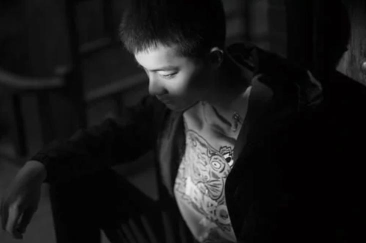 中南大学研究生跳楼身亡，悲剧根源并非论文，而是不愿后退的坚持