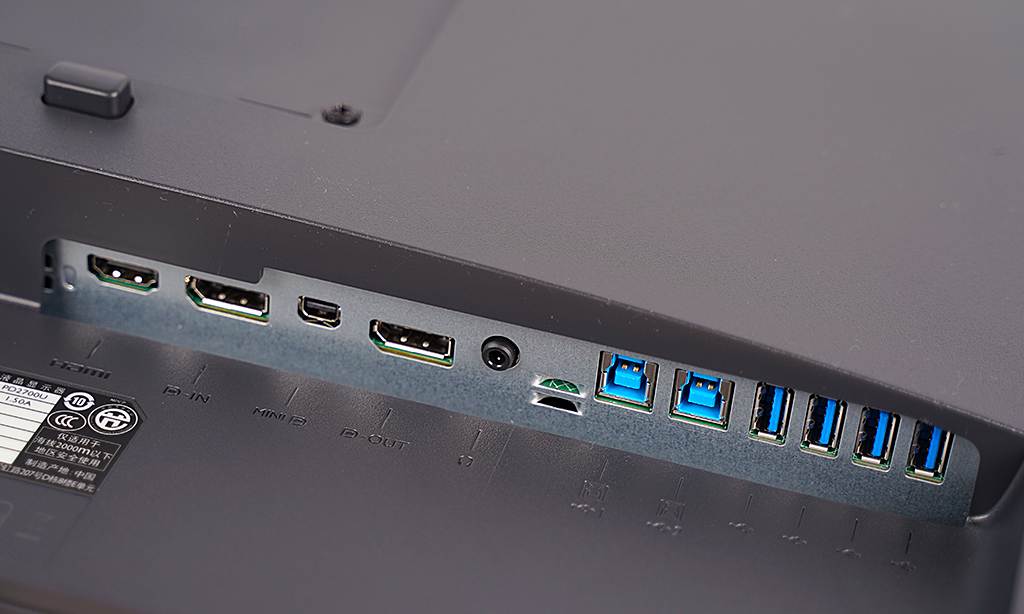 rtx2080名人堂10周年,黑白拼色主机