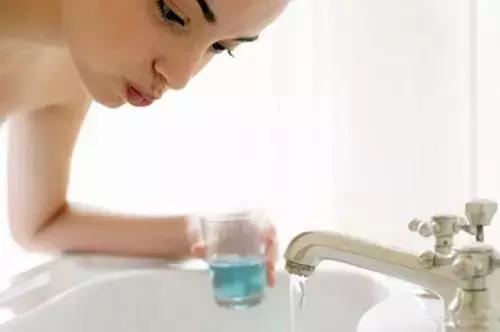 牙龈肿痛是怎么回事吃什么消炎药,牙龈肿痛是怀孕的征兆吗