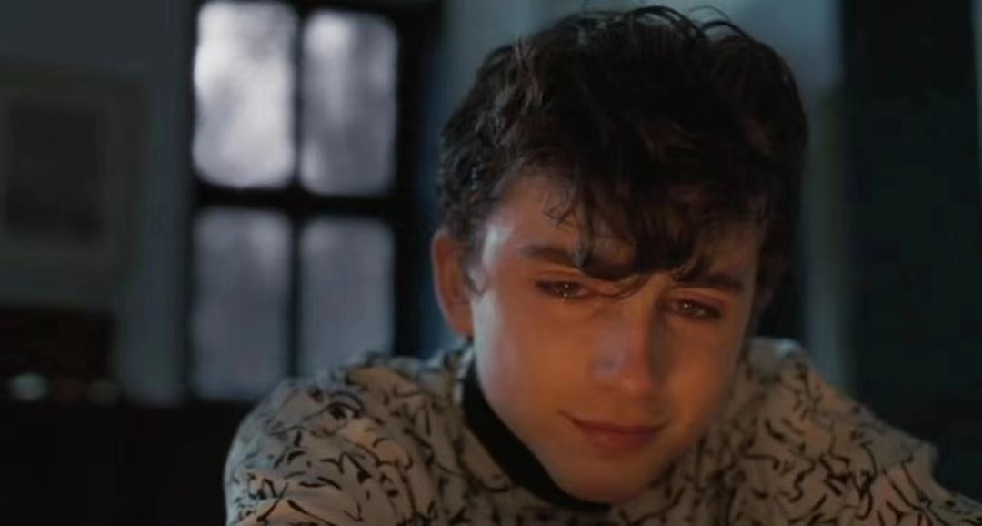 弟弟人际关系不好,弟弟家庭条件不好怎么相处