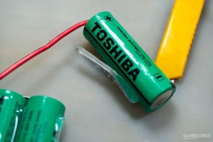 一百多块买个26年前的笔记本，我改了改，还能上网