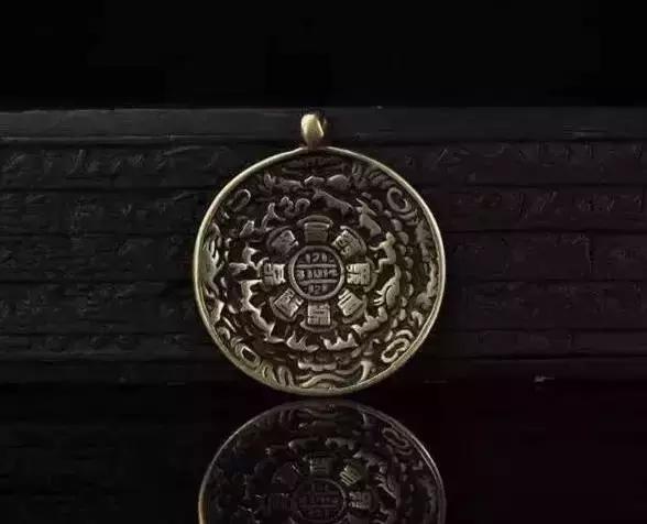 九宫八卦牌可以放床头吗,如何买到好的九宫八卦牌