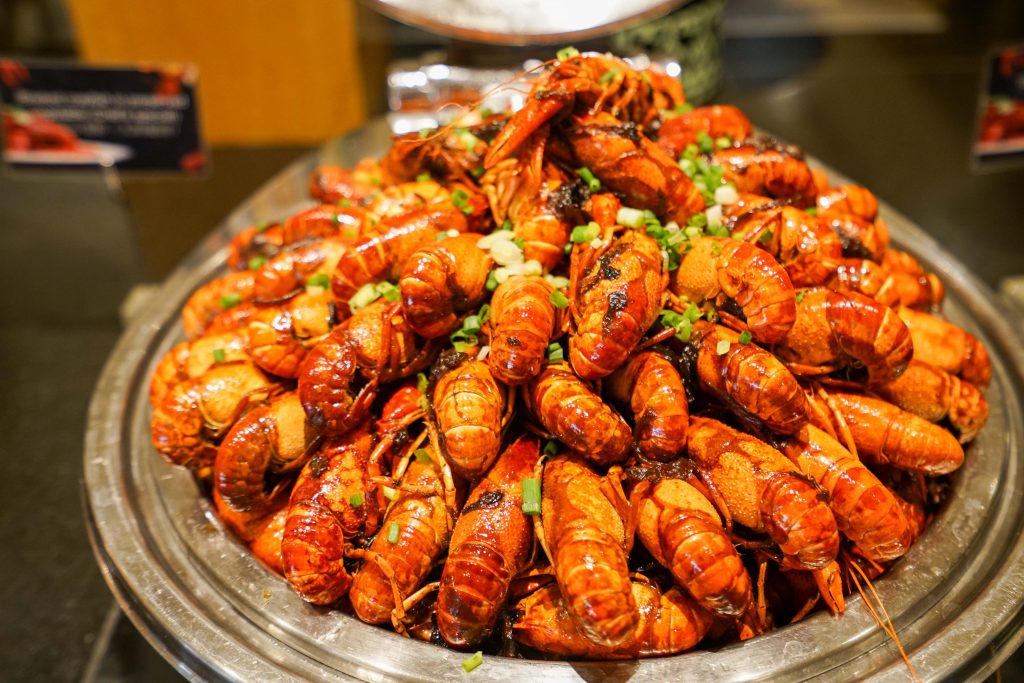 上海扬子江丽笙小龙虾自助餐,上海市扬子江万丽酒店地址