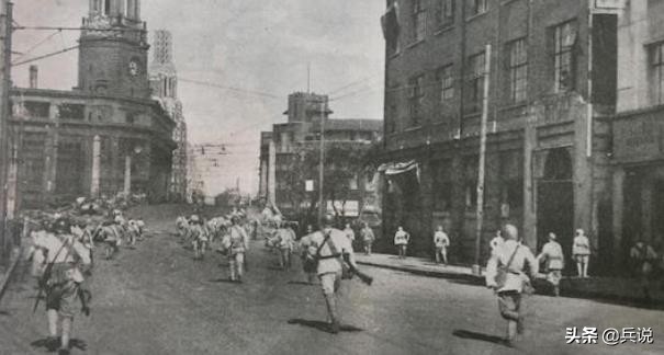 蒋机轰炸上海，毛主席请斯大林出兵，苏军秘密支援，痛打敌机