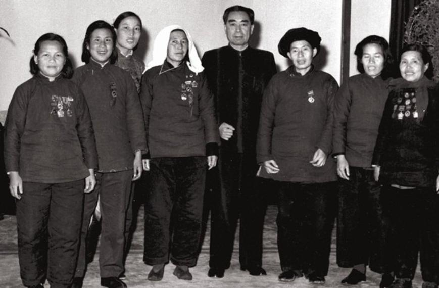 “工作机器”周总理:生前说的最后一句话,仍在为他人考虑