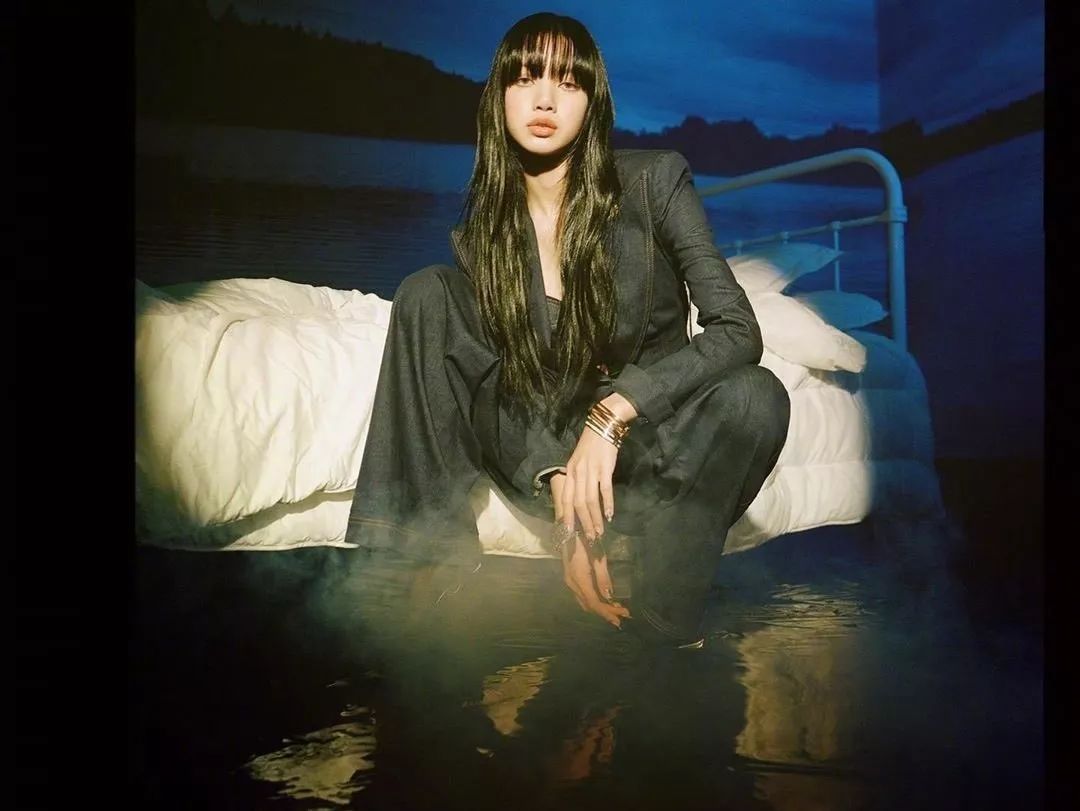 blackpinkvogue粉色系画报,blackpink2020vogue花絮