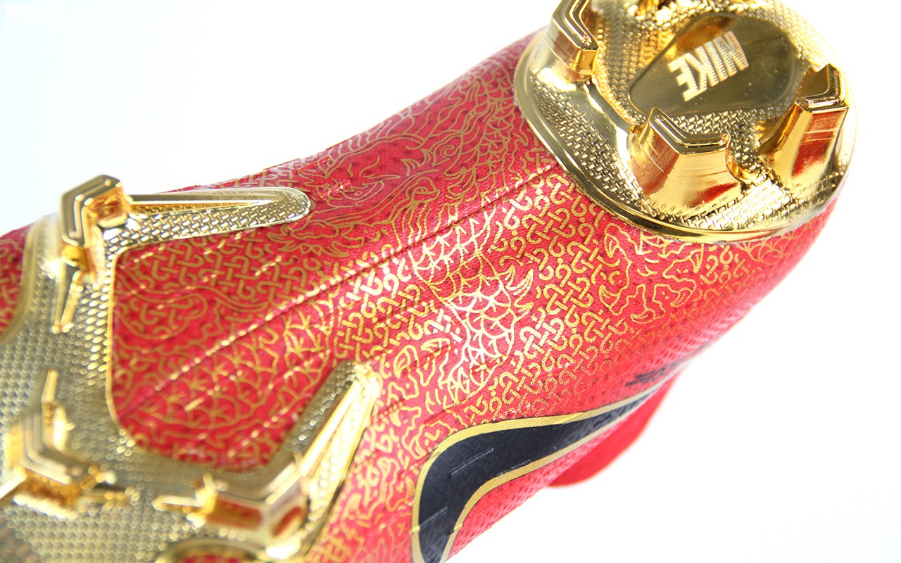 2024年最火的足球鞋,专为中国人脚型设计的足球鞋