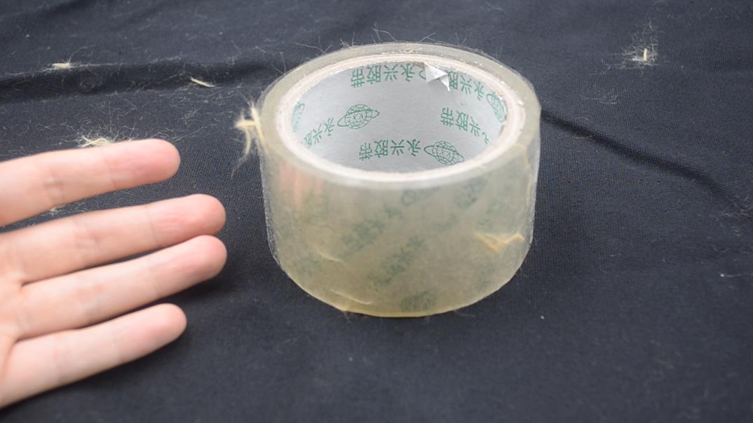 衣服粘毛怎么办教你一招搞定它,衣服粘了毛絮快速清除小妙招