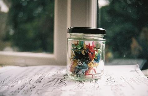 女人只会在她爱的人面前掉眼泪,女人会不会在不爱他的人面前哭