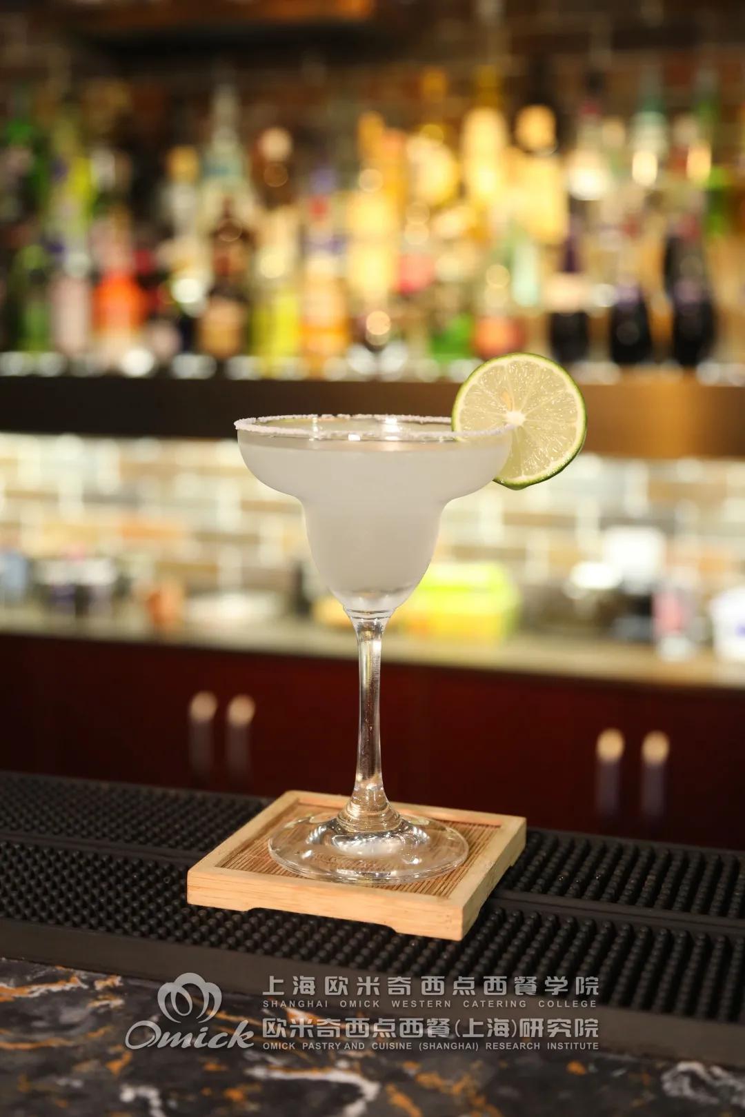 怎么样才能成为一名调酒师,你适合做发型师吗