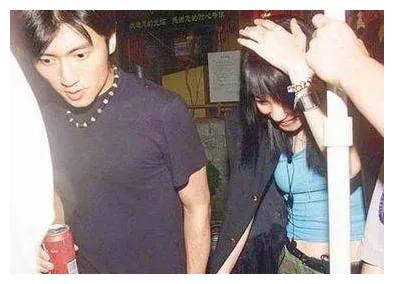 王菲谢霆锋合体想谈什么样的恋爱,王菲谢霆锋一反常态高调秀恩爱