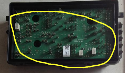 科鲁兹远光灯开启时连续闪故障,科鲁兹远光指示灯亮怎么回事