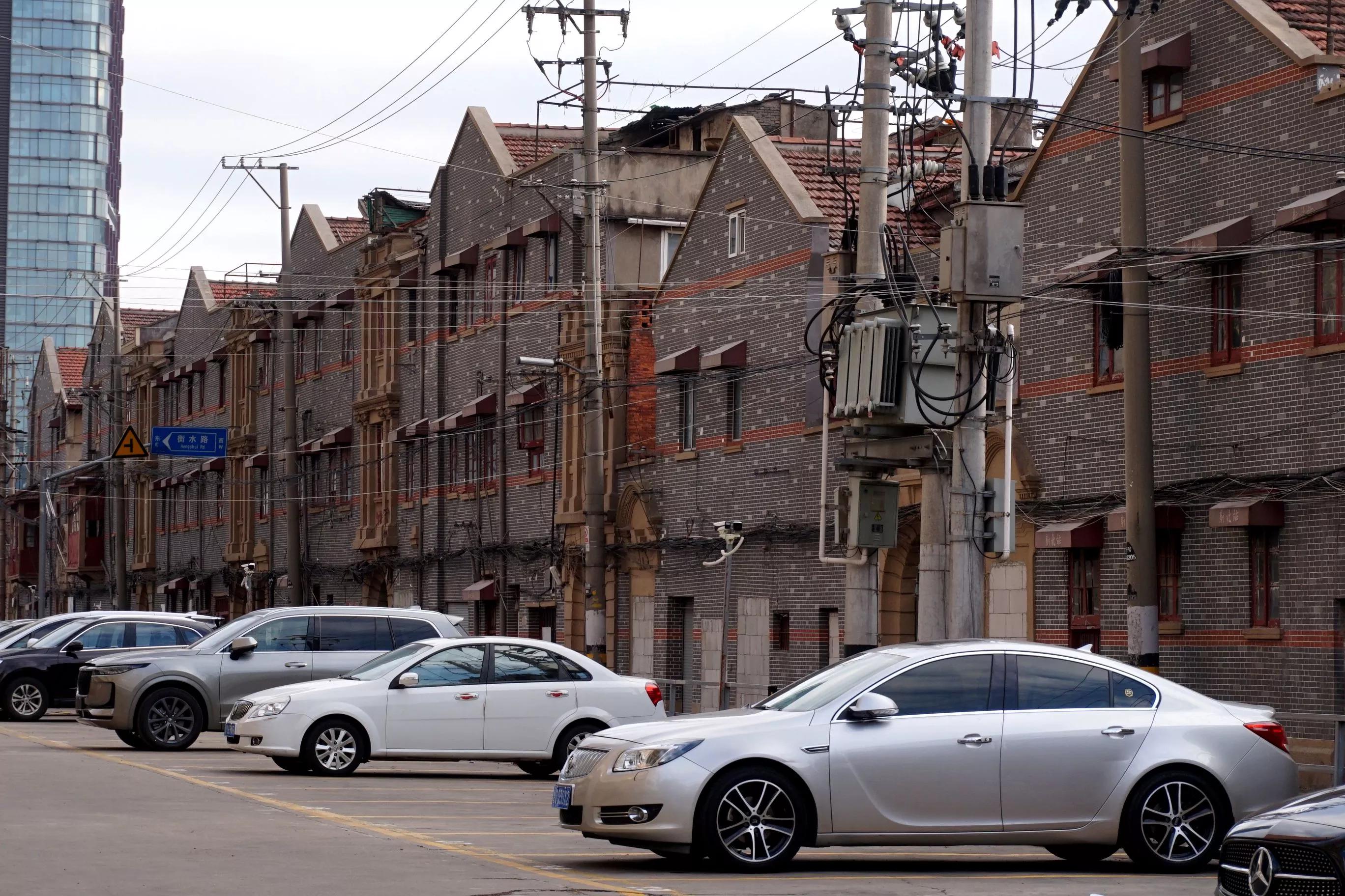 挥挥手不留痕迹,挥挥手不带走一粒尘土